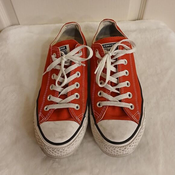 Red low-top Converse Chuck Taylor All Star canvas unisex sneakers size M 7 W 9 - Picture 2 of 7